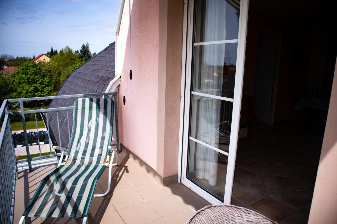 Nefelejcs Apartmanhaz Gyenesdiás エクステリア 写真
