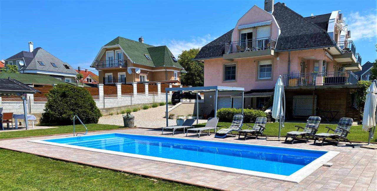 Nefelejcs Apartmanhaz Gyenesdiás エクステリア 写真